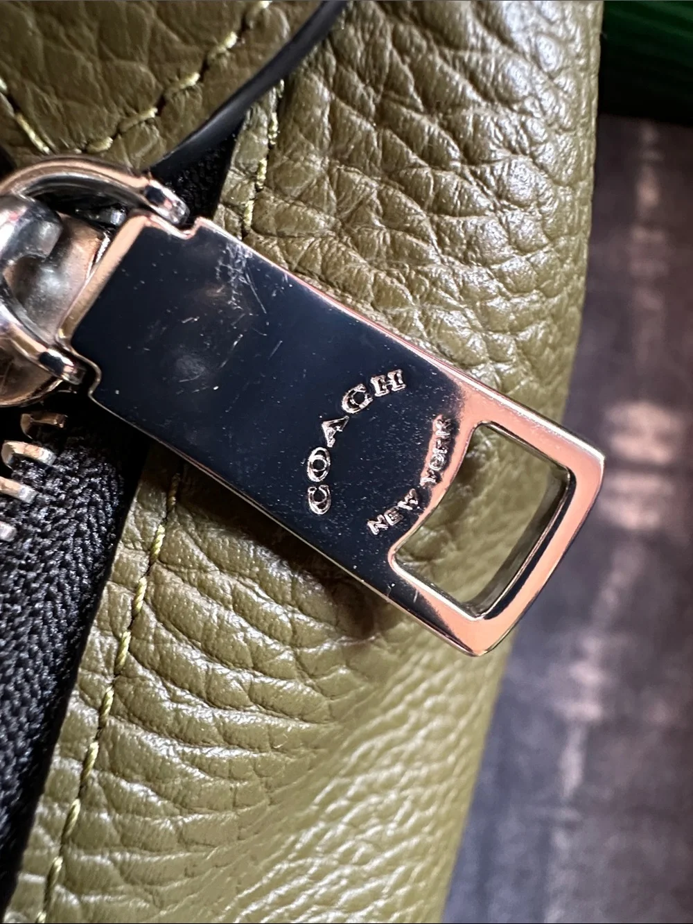 Coach Finn Olive Pebbled Leather Unisex Crossbody Bag with Pockets /FINAL PRICE - Picture 5 of 14